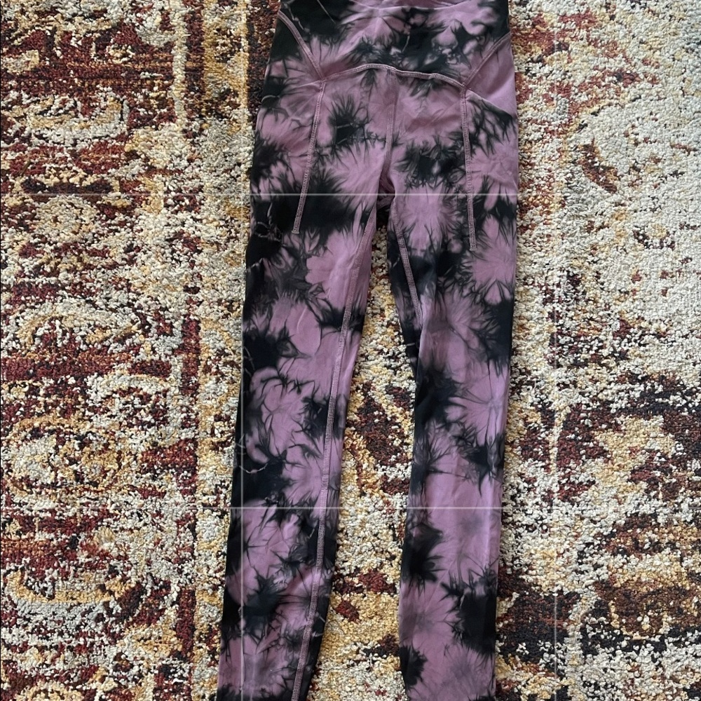 Lululemon leggings size 2, 25”